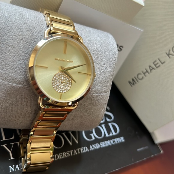 MICHAEL KORS WATCH AUTHENTIC GOLD NEW BATTERY - Picture 8 of 9